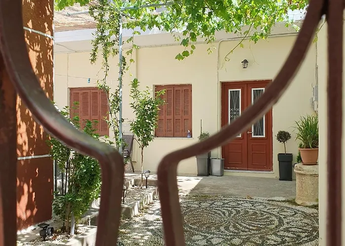 Yiannis Sokaki House